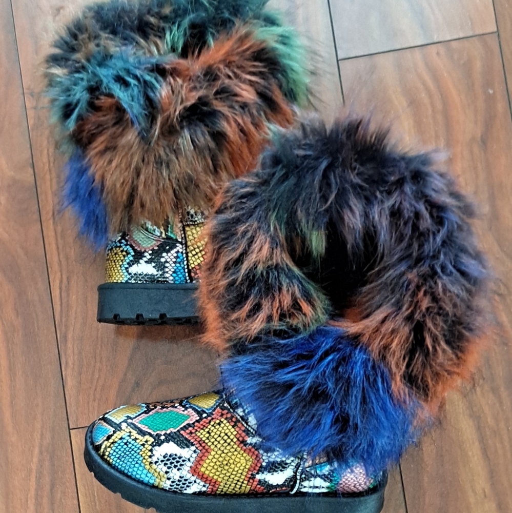 Boots - Picture 3 of 4